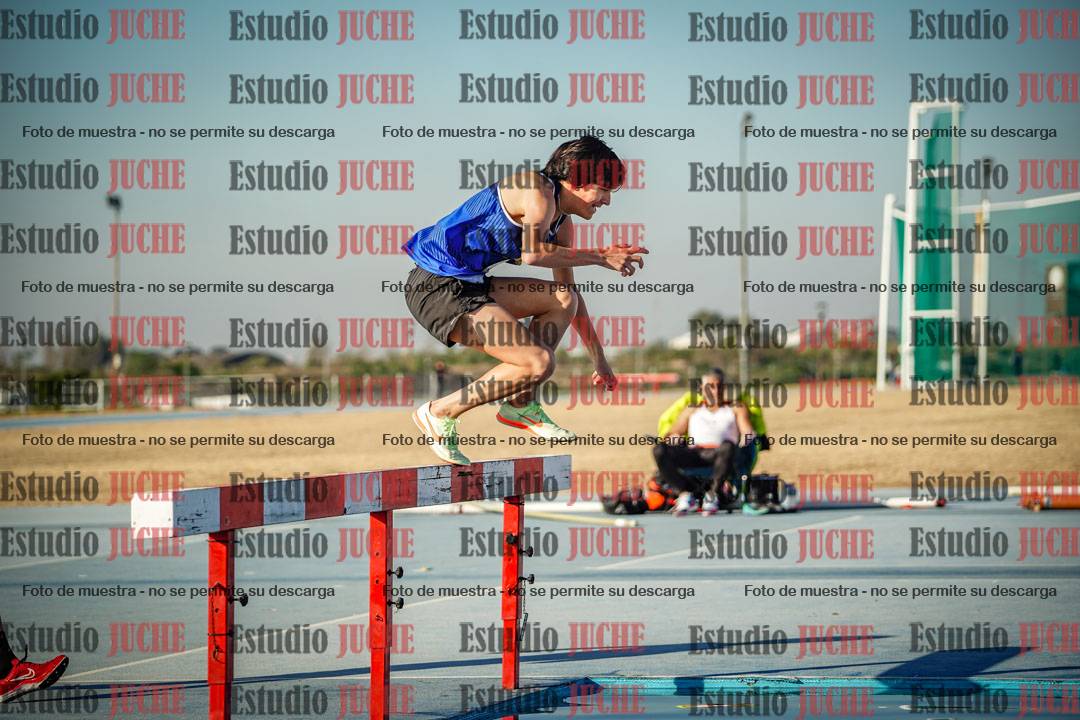Fotos de los 2000 m con obstáculos de varones