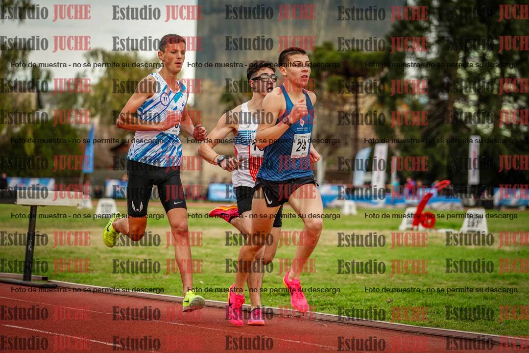 Fotos de los 2000 m con obstáculos de varones