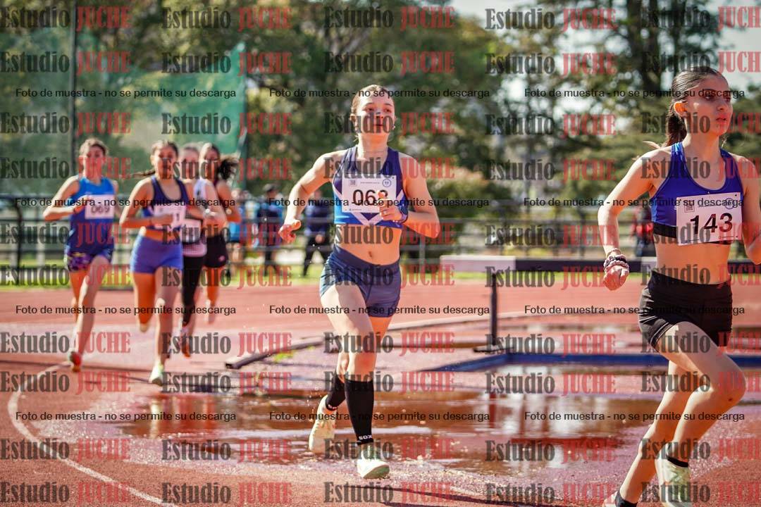 Fotos de los 1500 m con obstáculos de mujeres