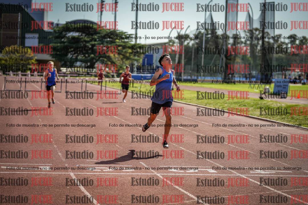 Fotos de los 295 m con vallas de varones