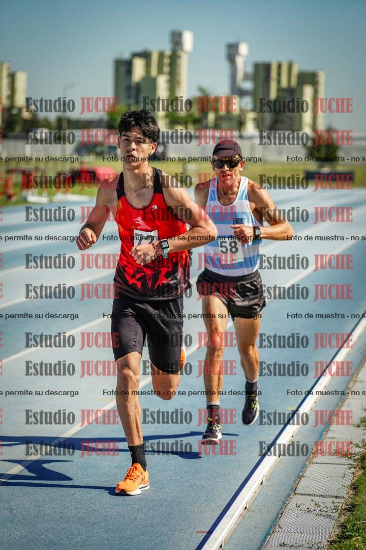 Fotos de los 5000 m de mujeres y varones - serie 1