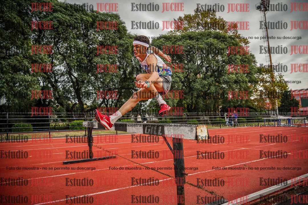 Fotos de los 3000 m con obstáculos de varones