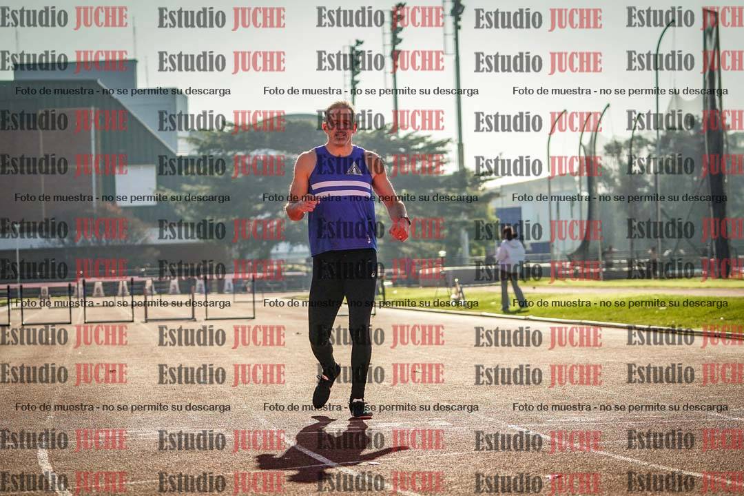 Fotos de los 400 m con vallas de varones