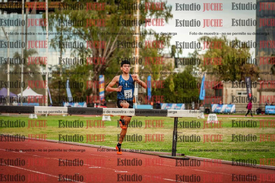 Fotos de los 2000 m con obstáculos de varones