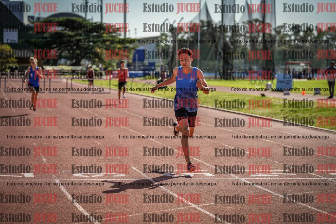 Fotos de los 295 m con vallas de varones