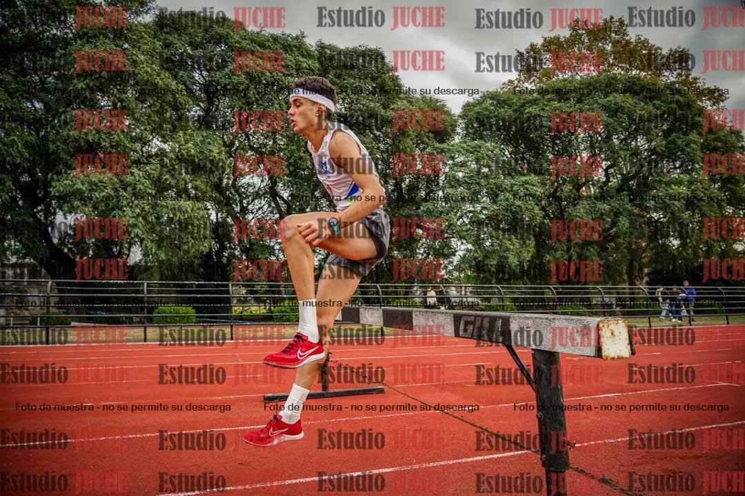 Fotos de los 3000 m con obstáculos de varones