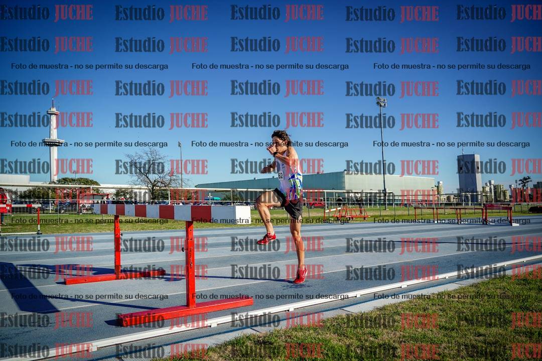 Fotos de los 3000 m con obstáculos de varones