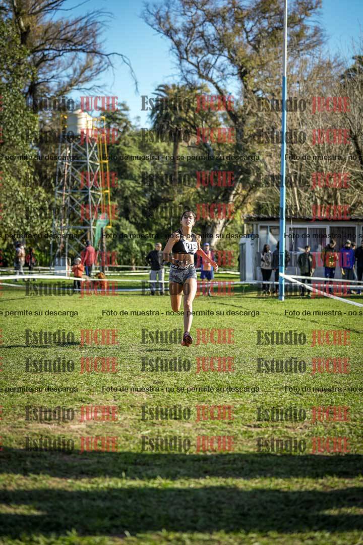 Fotos de la llegada del cross de 4000 m - mujeres