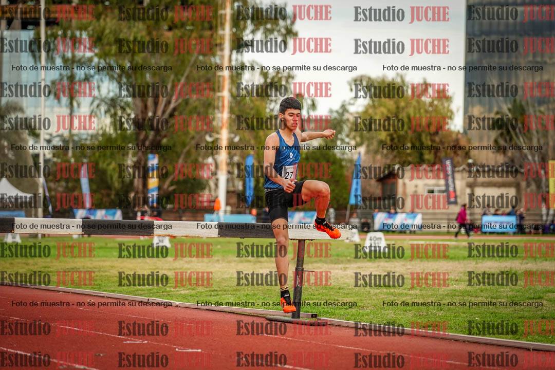 Fotos de los 2000 m con obstáculos de varones