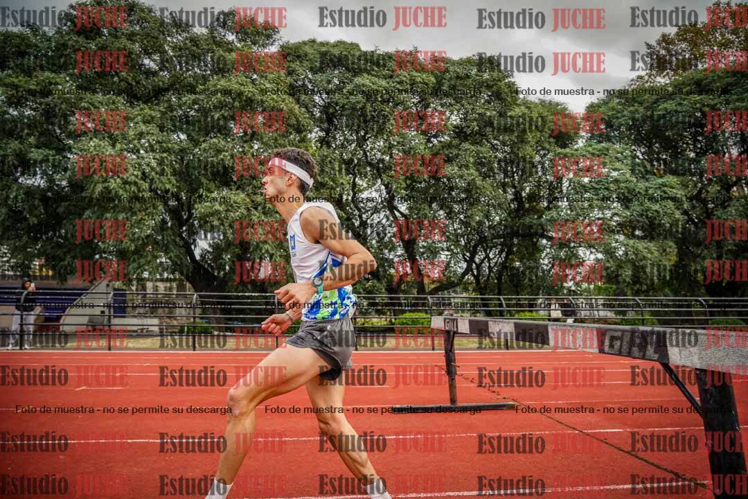 Fotos de los 3000 m con obstáculos de varones