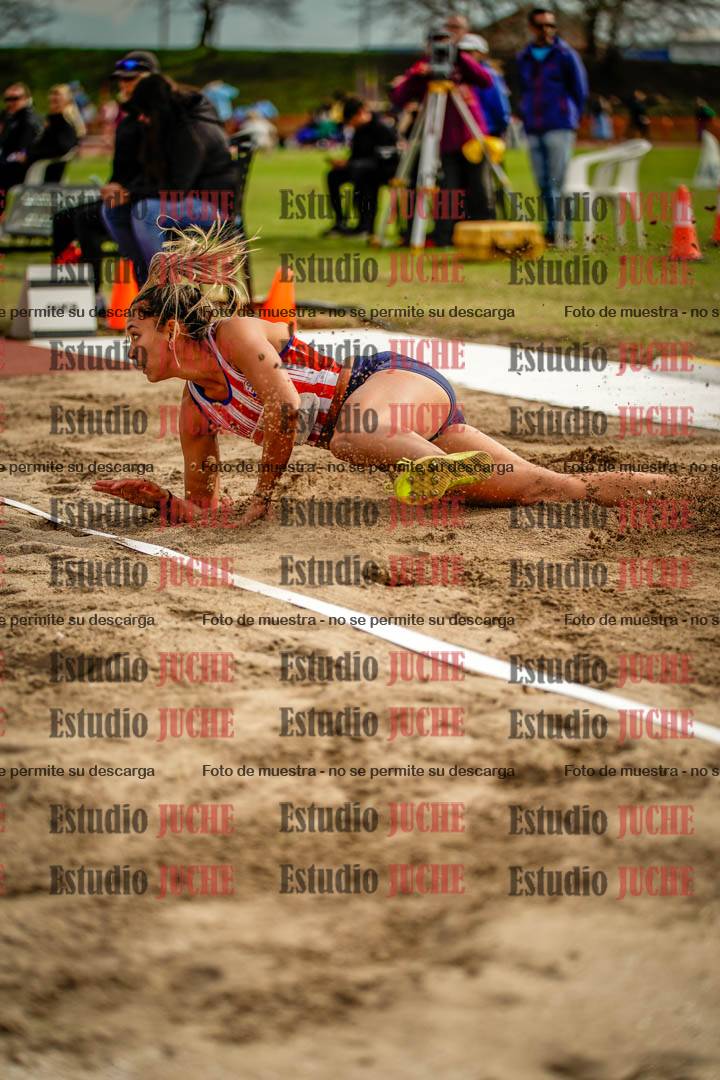 Fotos del salto en largo de mujeres - hepta 5