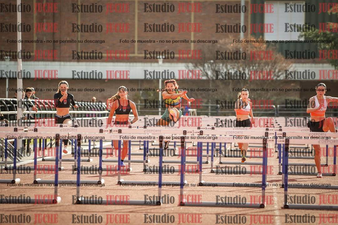 Fotos de los 100 m con vallas de mujeres