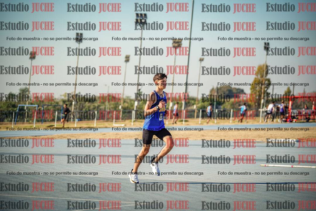 Fotos de los 2000 m con obstáculos de varones
