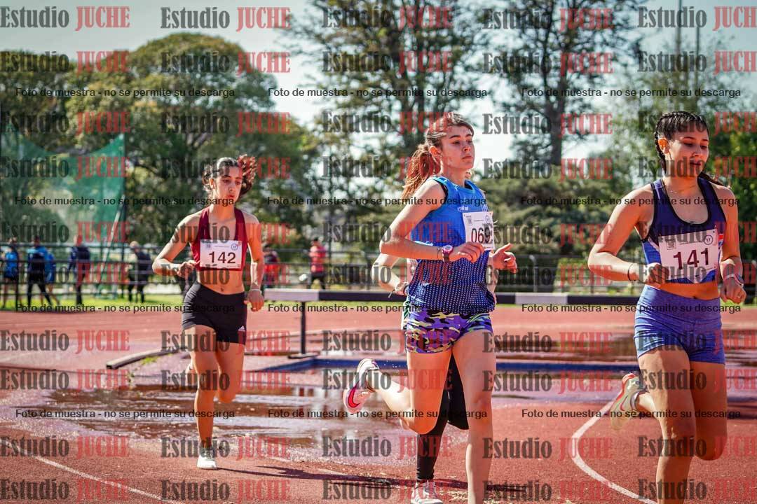 Fotos de los 1500 m con obstáculos de mujeres