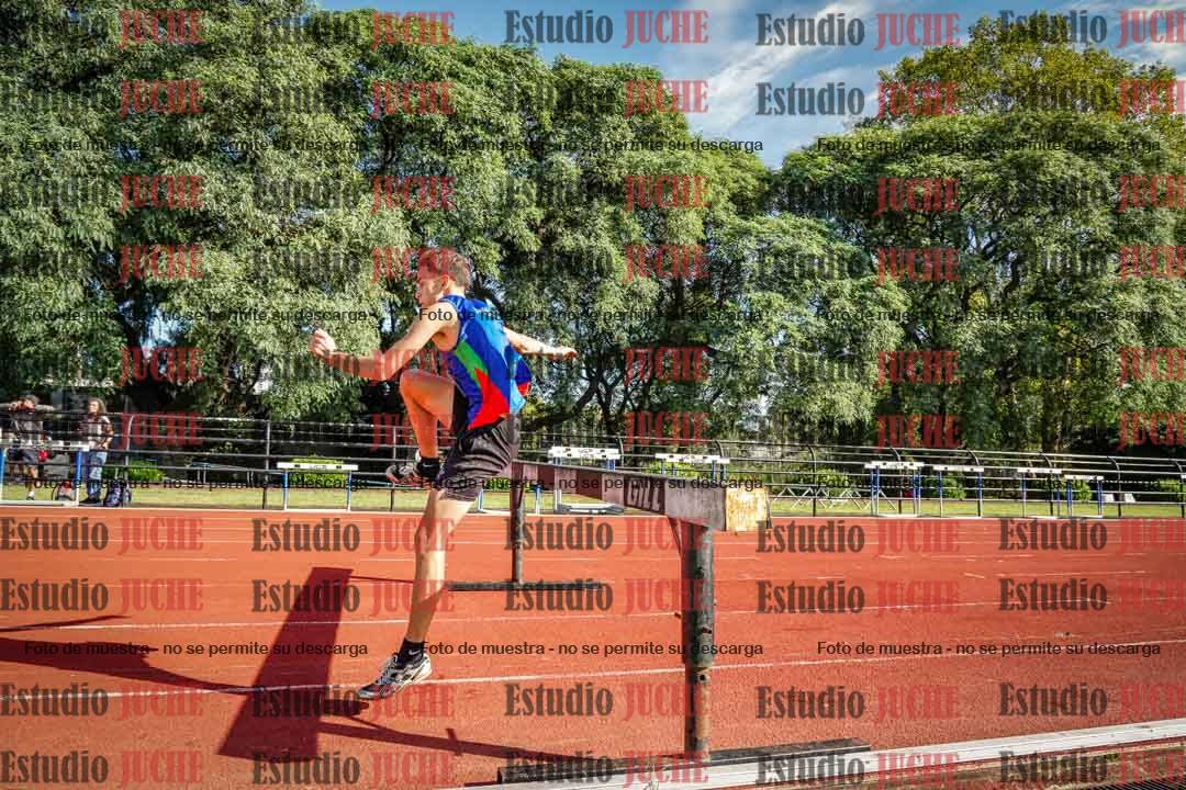 Fotos de los 3000 m con obstáculos de varones