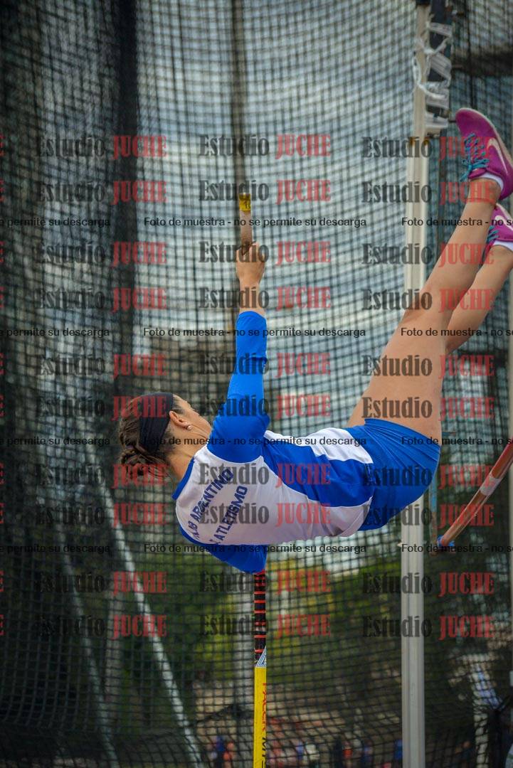 Fotos del salto con garrocha de mujeres y varones
