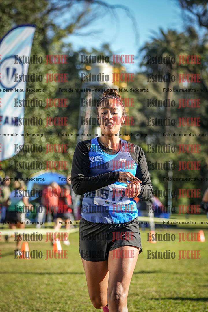 Fotos de la llegada del cross de 4000 m - mujeres