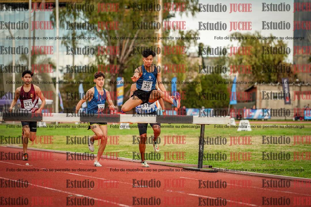 Fotos de los 2000 m con obstáculos de varones