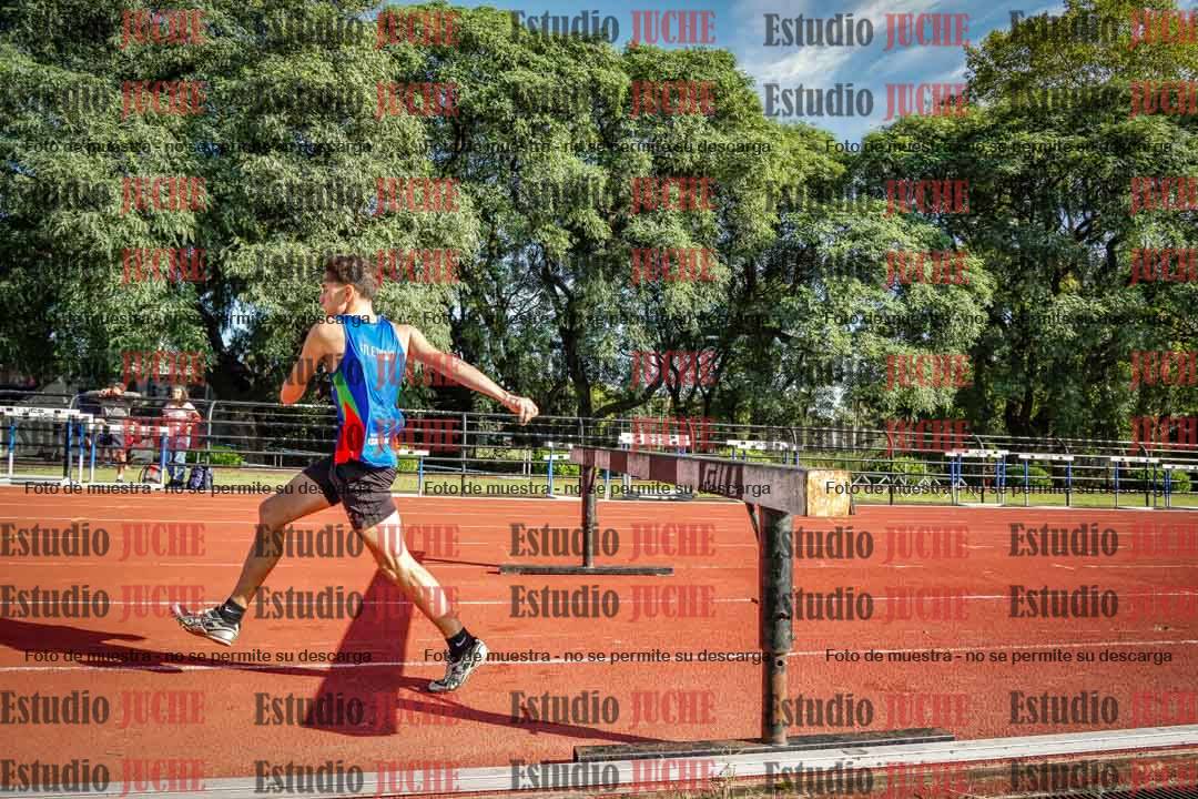 Fotos de los 3000 m con obstáculos de varones