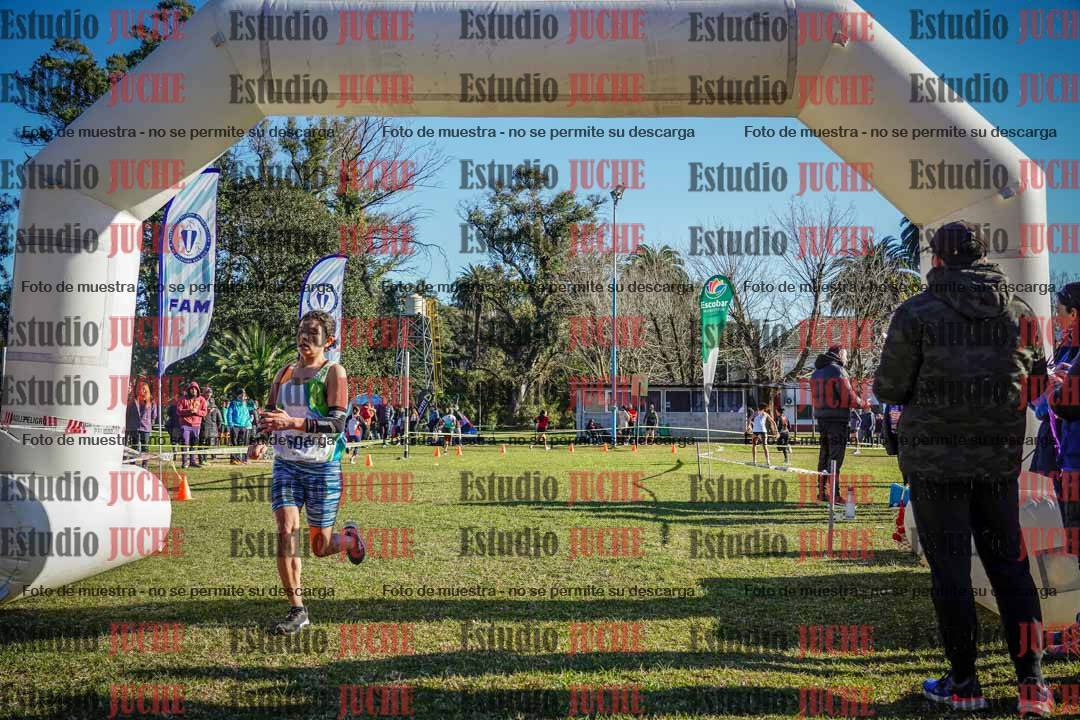 Fotos de la llegada del cross de 4000 m - mujeres