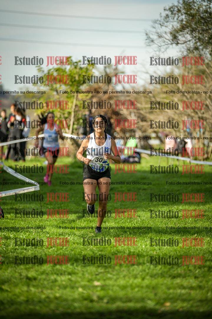 Fotos de la llegada del cross de 4000 m - mujeres