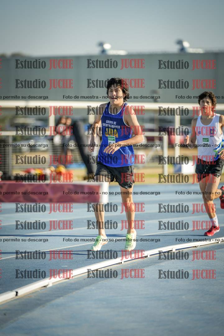 Fotos de los 2000 m con obstáculos de varones