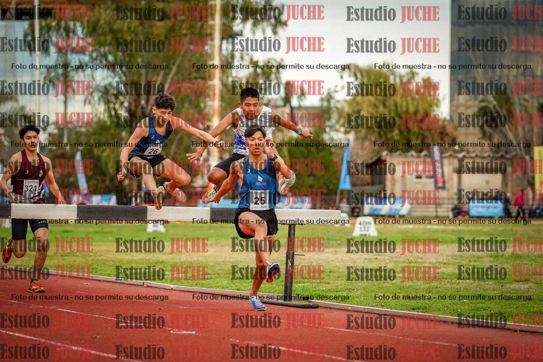 Fotos de los 2000 m con obstáculos de varones
