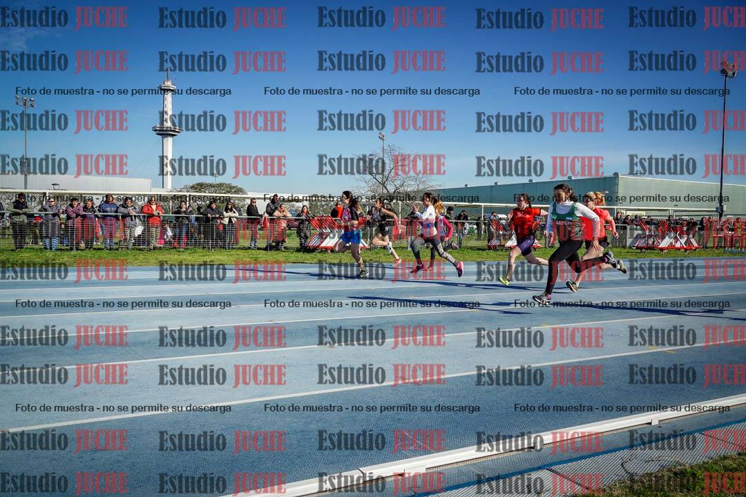 Fotos de los 80 m llanos de mujeres - U14