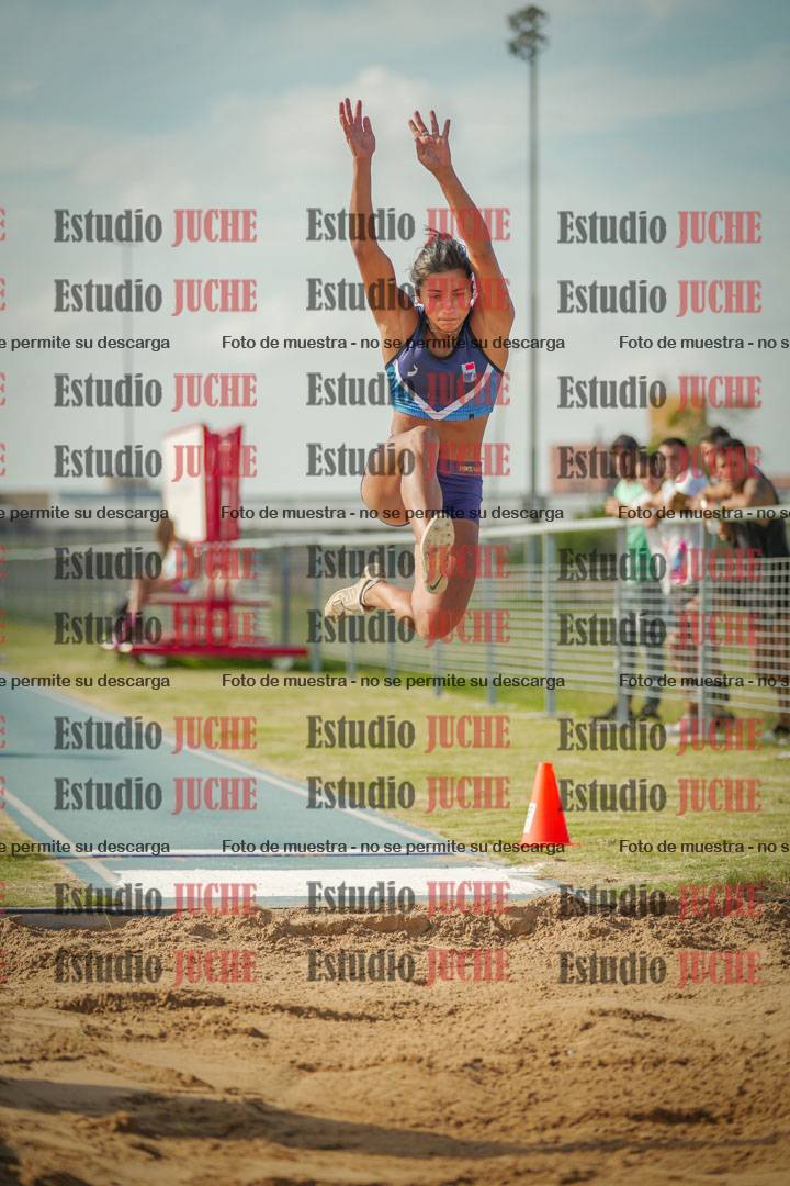 Fotos del salto en largo de mujeres