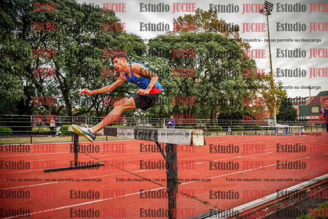 Fotos de los 3000 m con obstáculos de varones