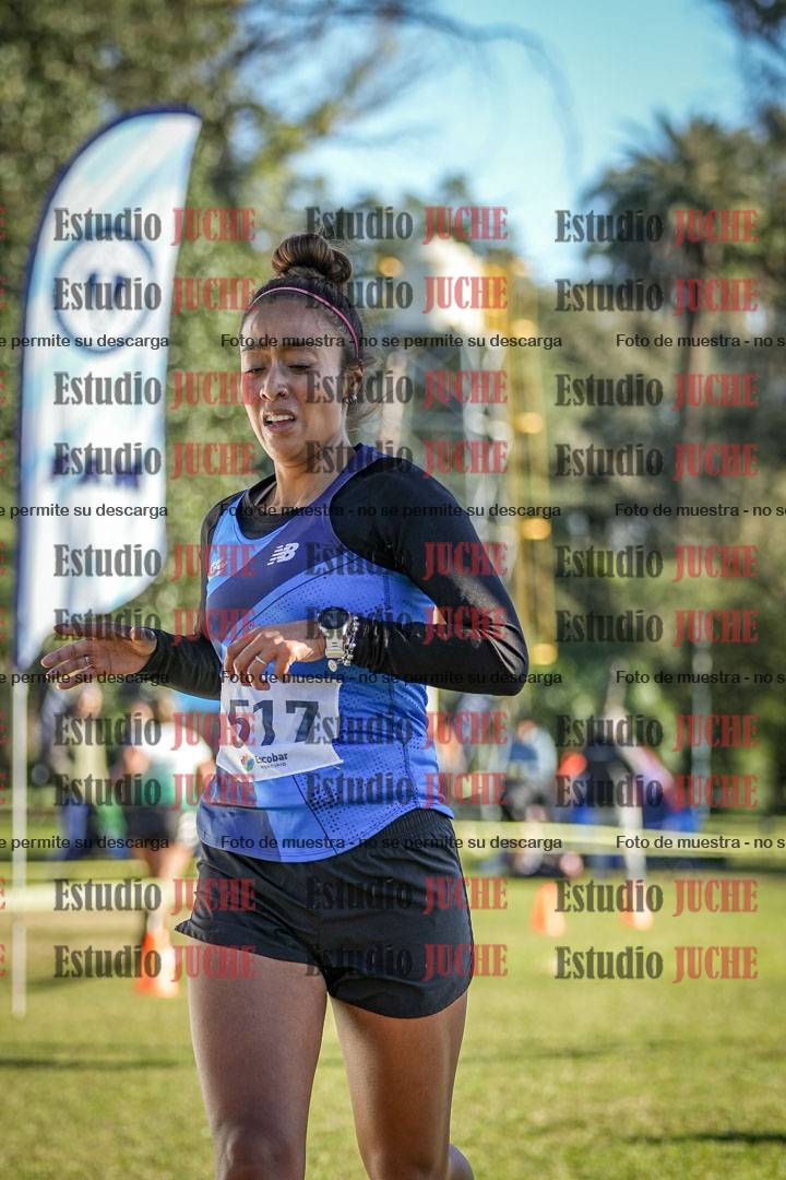 Fotos de la llegada del cross de 4000 m - mujeres