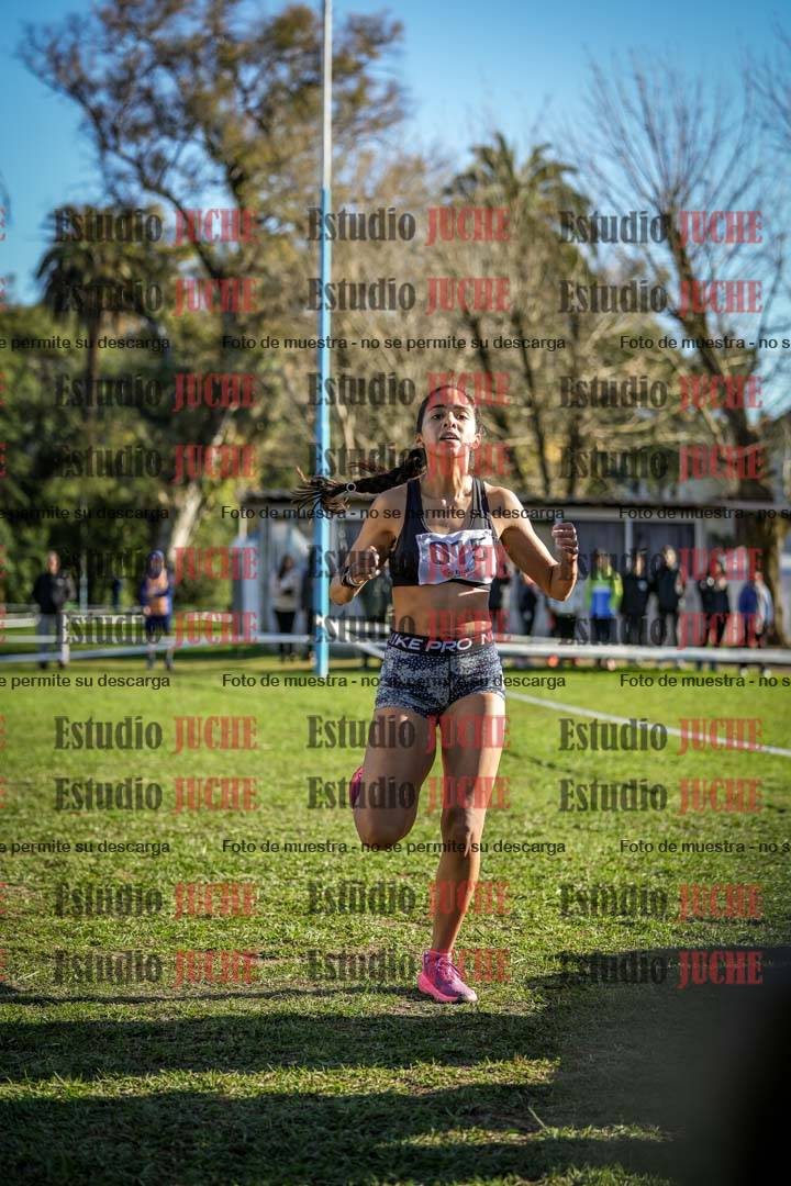 Fotos de la llegada del cross de 4000 m - mujeres