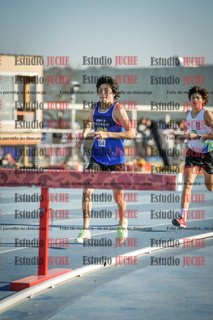 Fotos de los 2000 m con obstáculos de varones