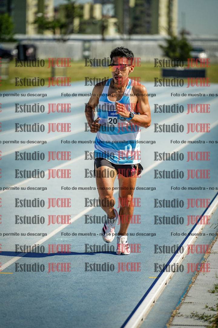Fotos de los 5000 m de mujeres y varones - serie 1