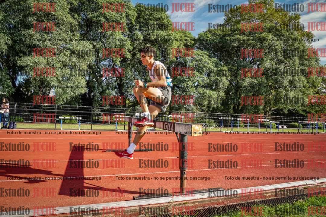 Fotos de los 3000 m con obstáculos de varones