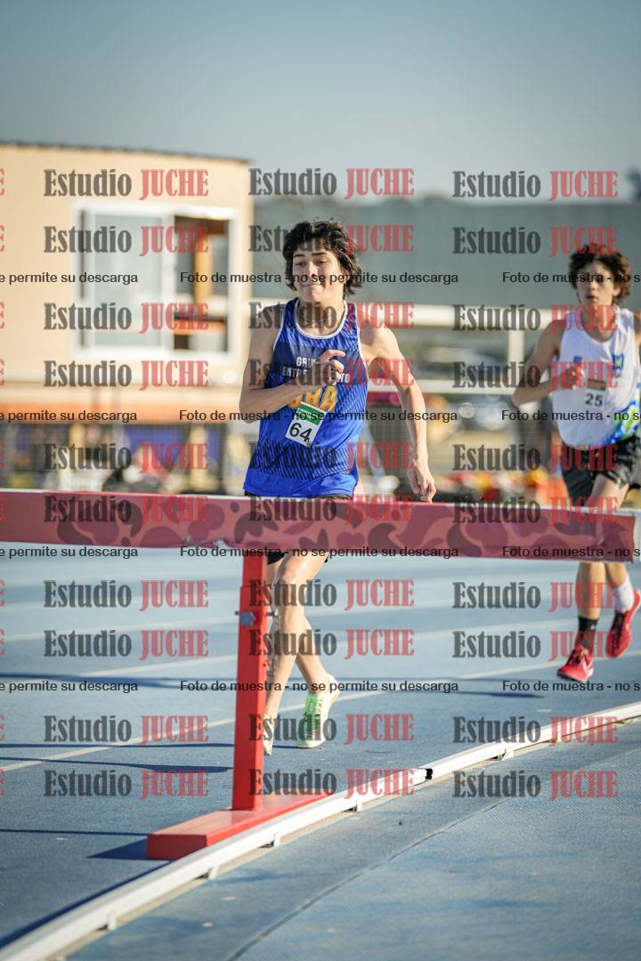 Fotos de los 2000 m con obstáculos de varones