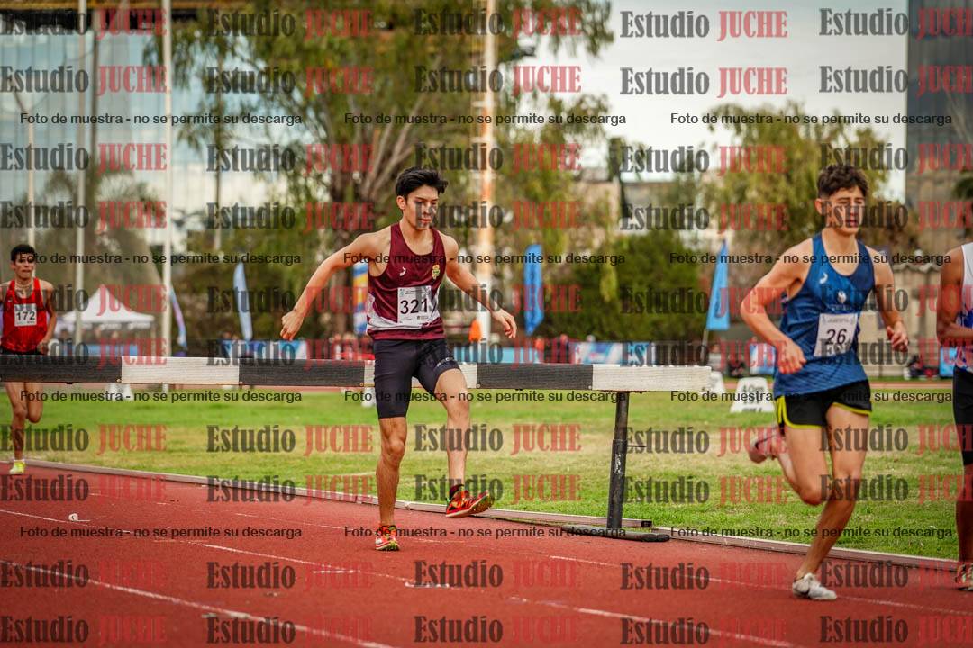Fotos de los 2000 m con obstáculos de varones