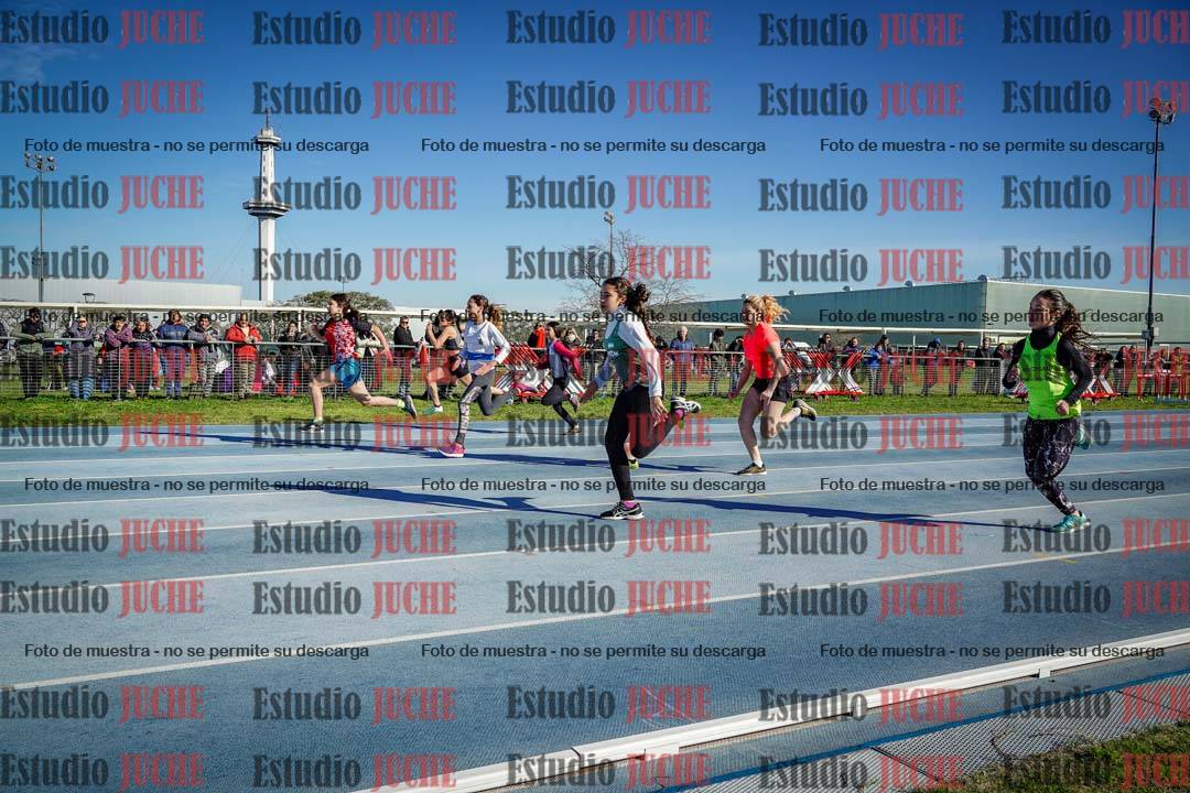 Fotos de los 80 m llanos de mujeres - U14