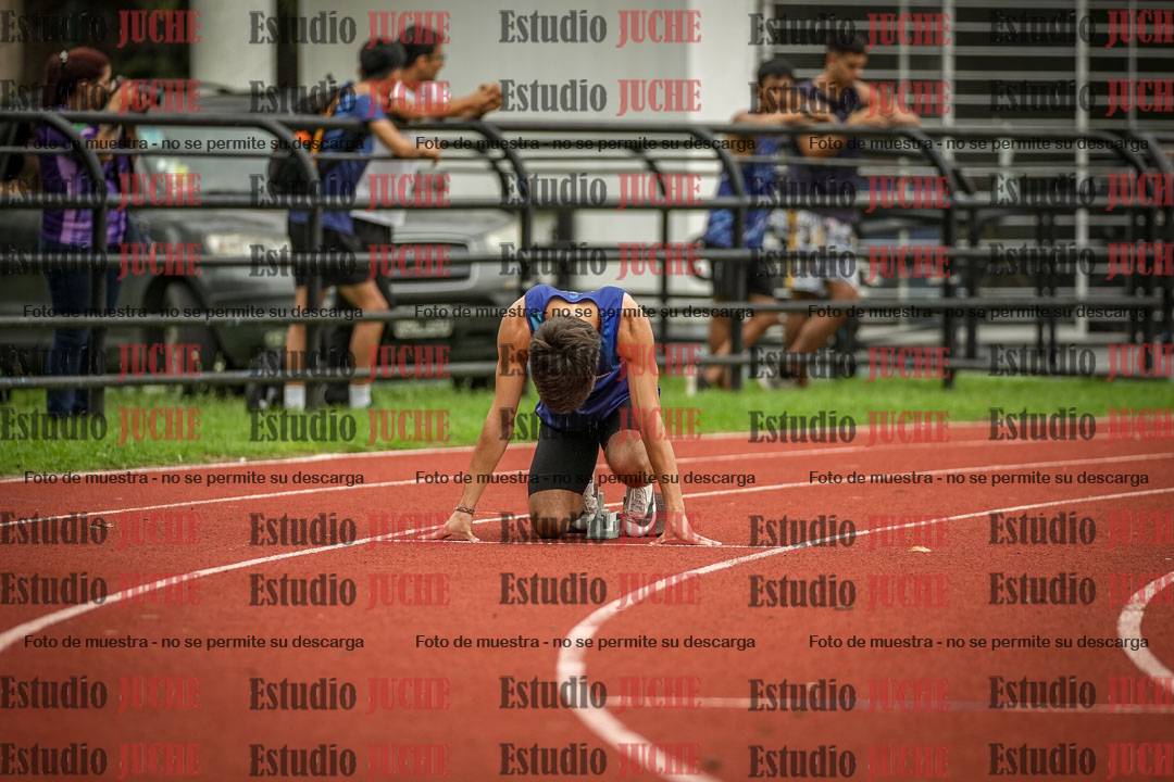 Fotos de los 400 m con vallas de varones