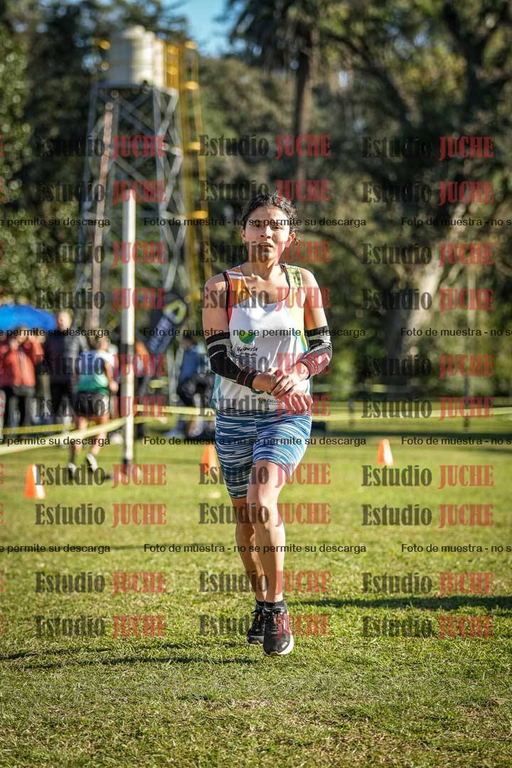 Fotos de la llegada del cross de 4000 m - mujeres
