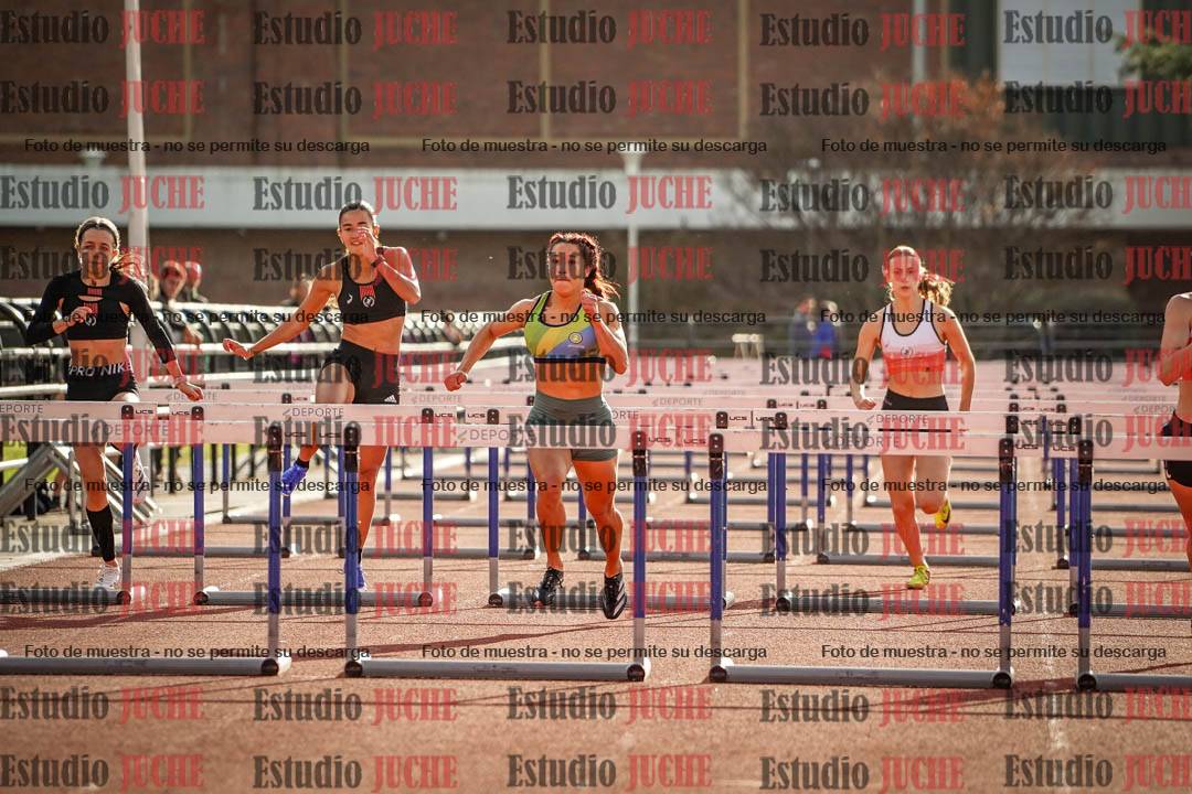 Fotos de los 100 m con vallas de mujeres