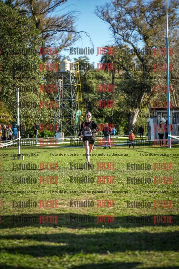 Fotos de la llegada del cross de 4000 m - mujeres