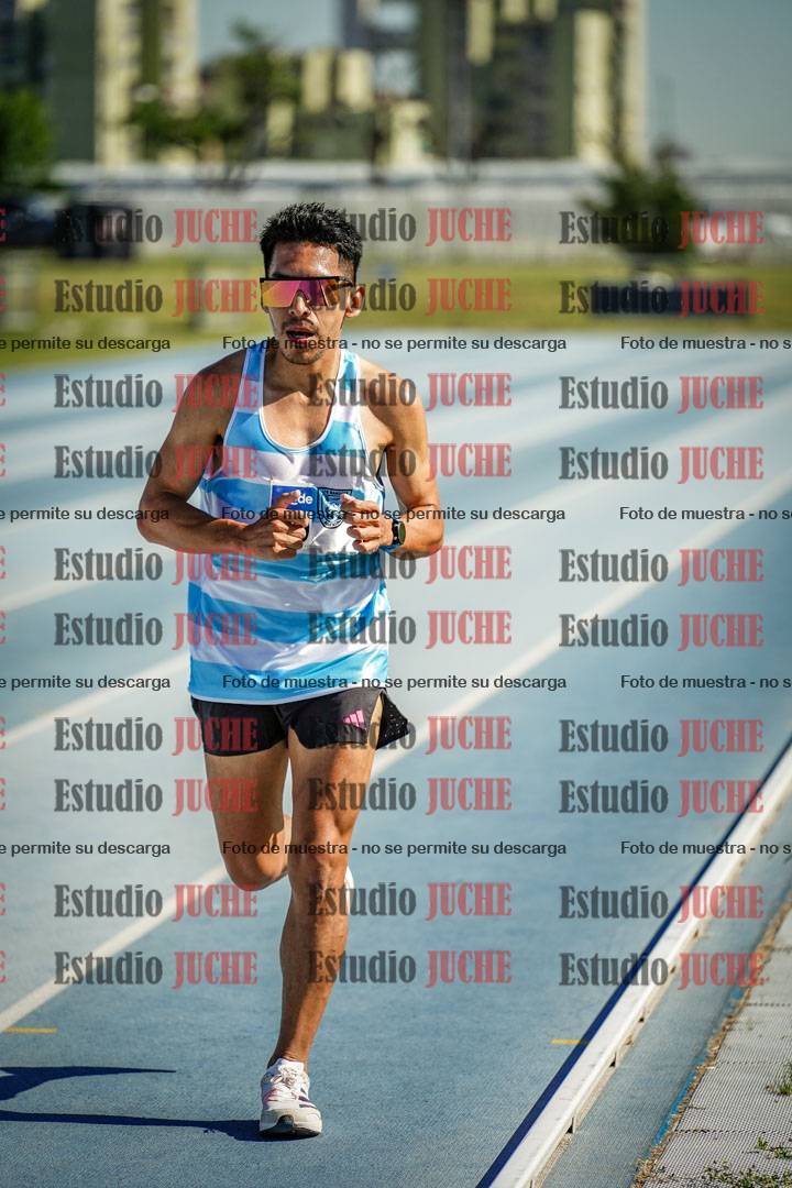 Fotos de los 5000 m de mujeres y varones - serie 1