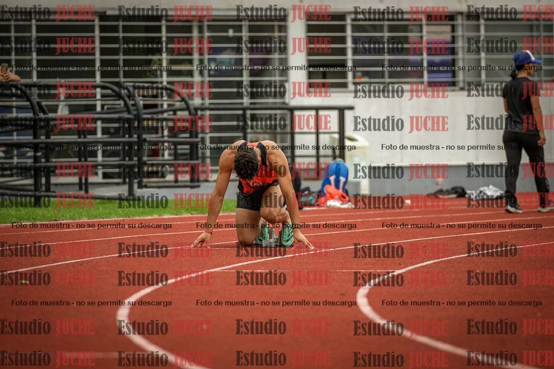 Fotos de los 400 m con vallas de varones