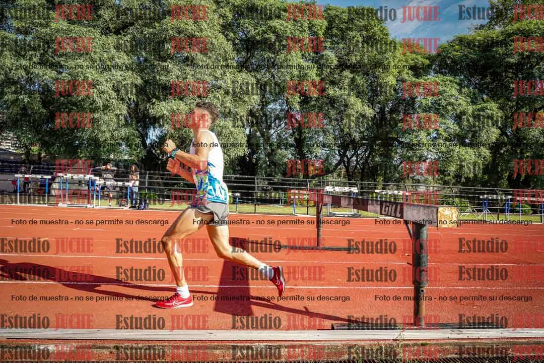 Fotos de los 3000 m con obstáculos de varones