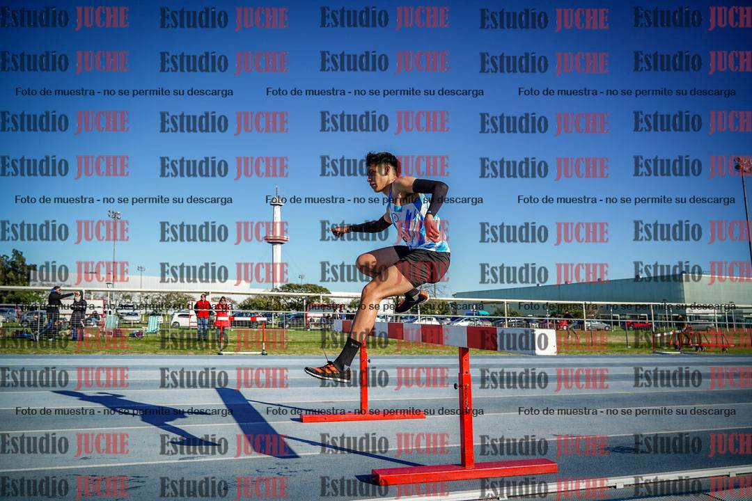 Fotos de los 3000 m con obstáculos de varones