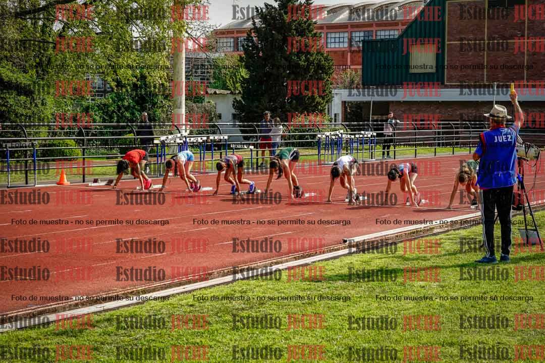 Fotos de los 80 m con vallas de mujeres - hexatlón 1