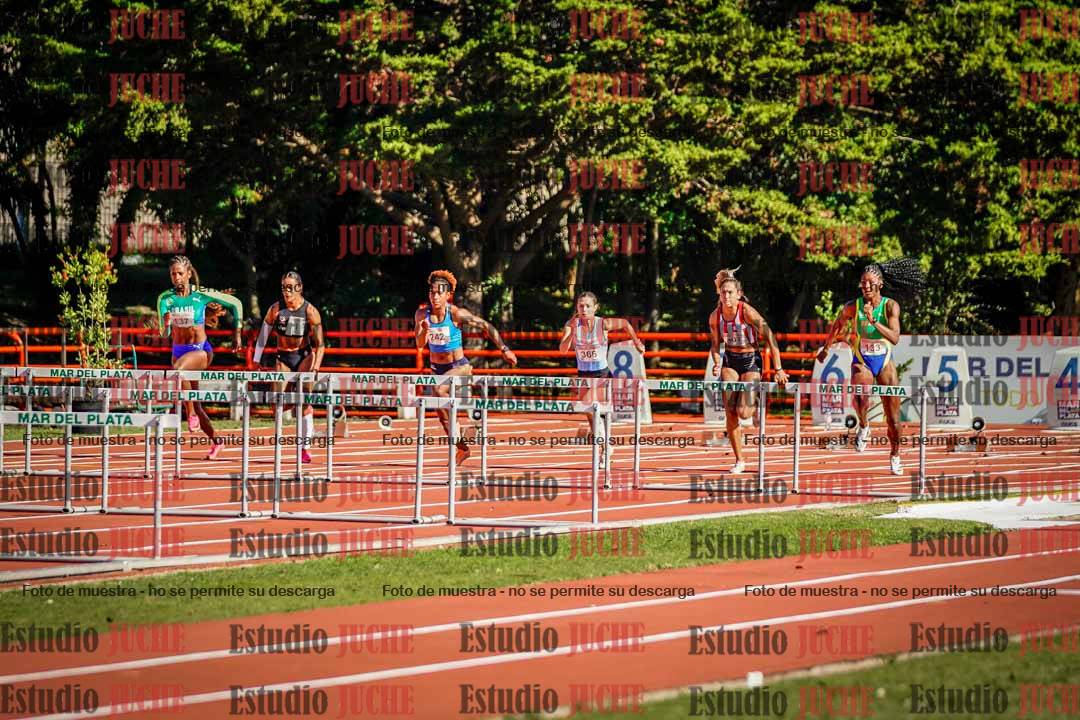 Fotos de los 100 m con vallas de mujeres - hepta 1