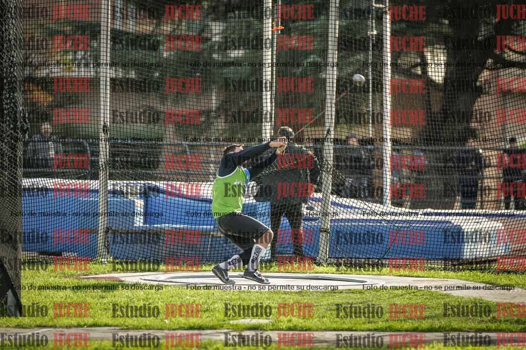 Fotos del lanzamiento de martillo de varones