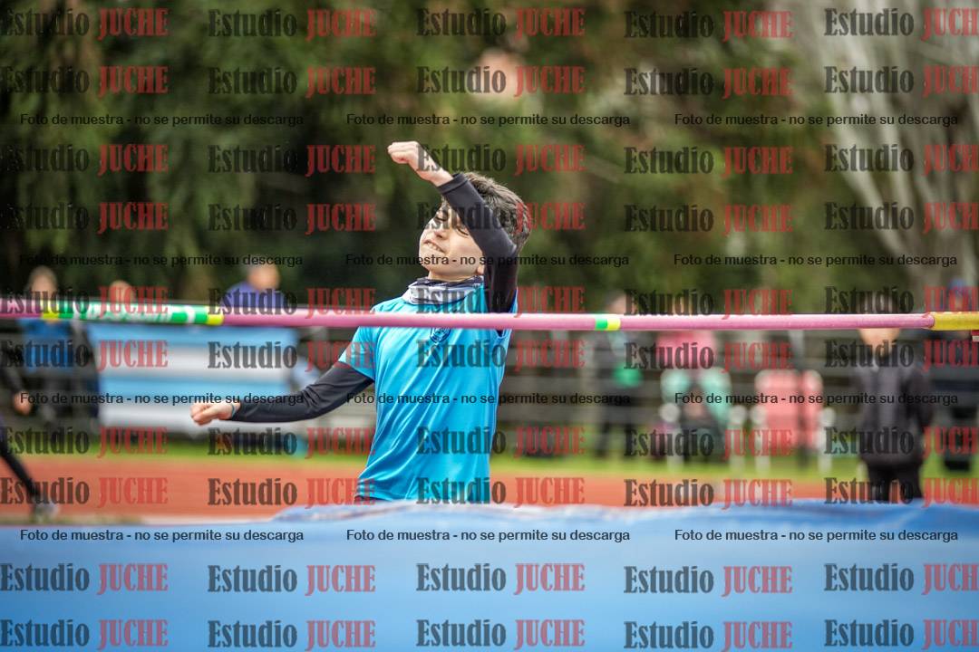 Fotos del salto en alto de mujeres y varones - todos los grupos